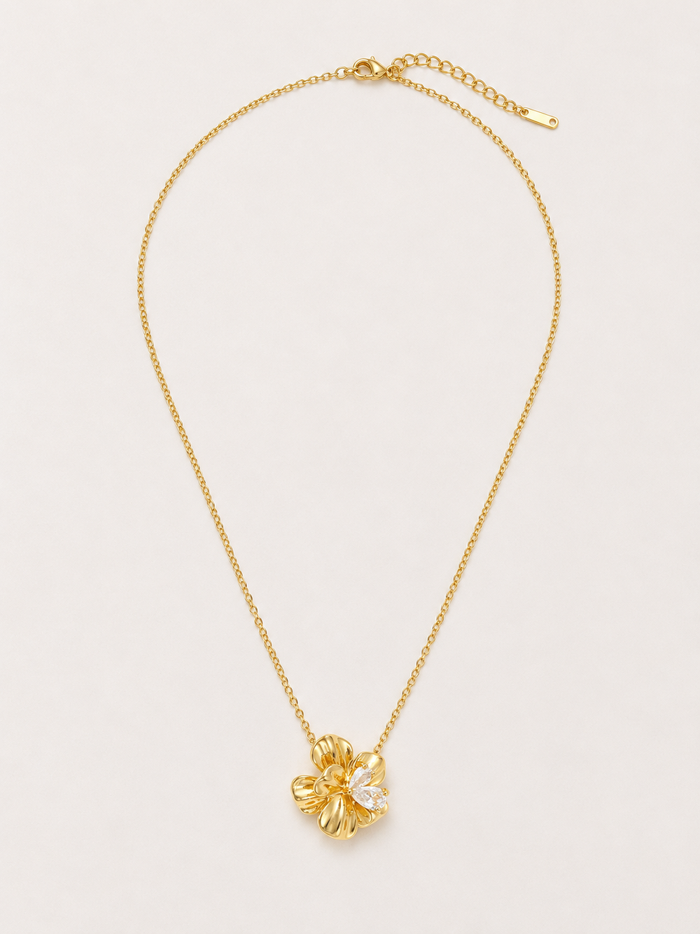 Viola Necklace in Gold